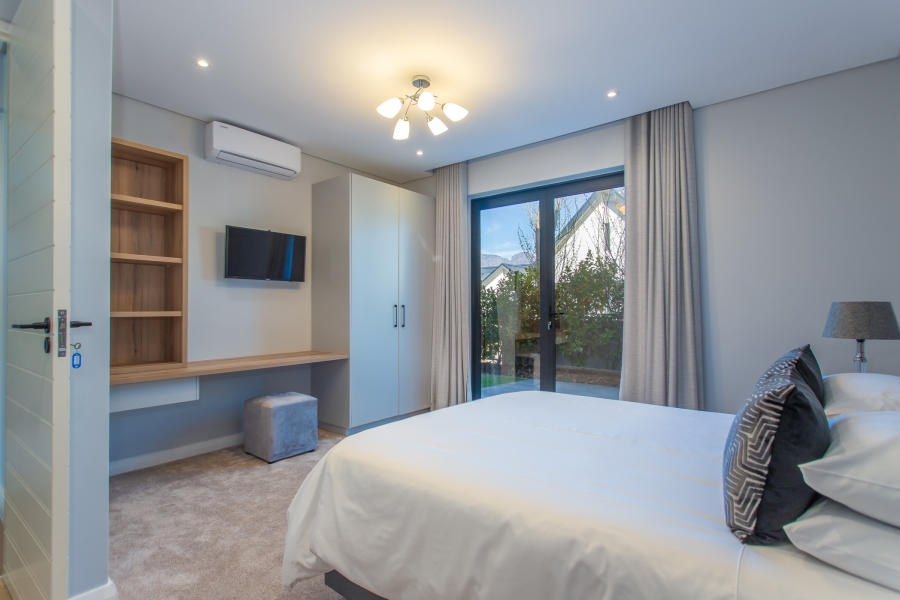 5 Bedroom Property for Sale in Val De Vie Estate Western Cape